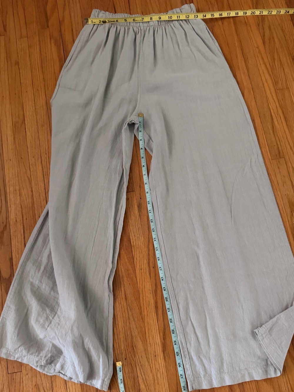 Bellambia Italian linen wide-leg pants
Small.. like new